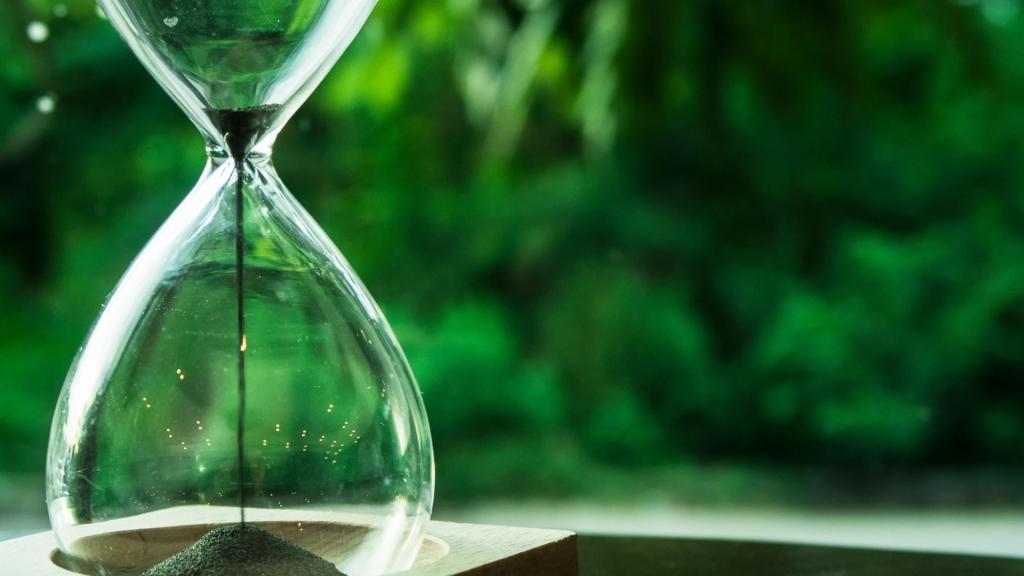 Hour glass with the sand about to run out.