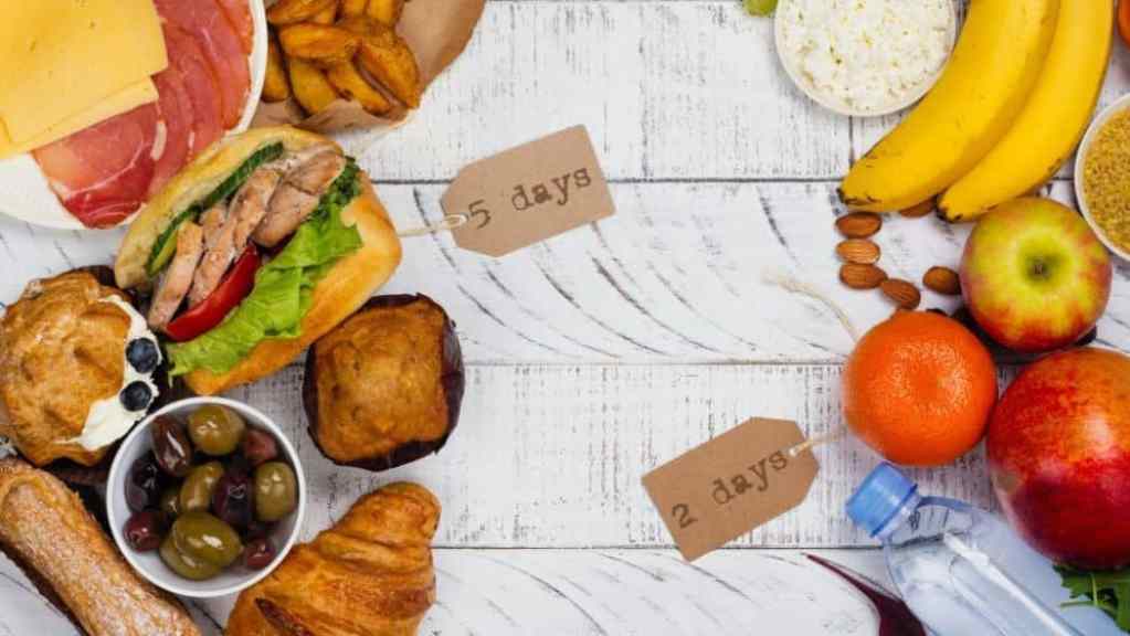Various foods split into two sections, the left is labeled "5 days" and the right is labeled "2 days"